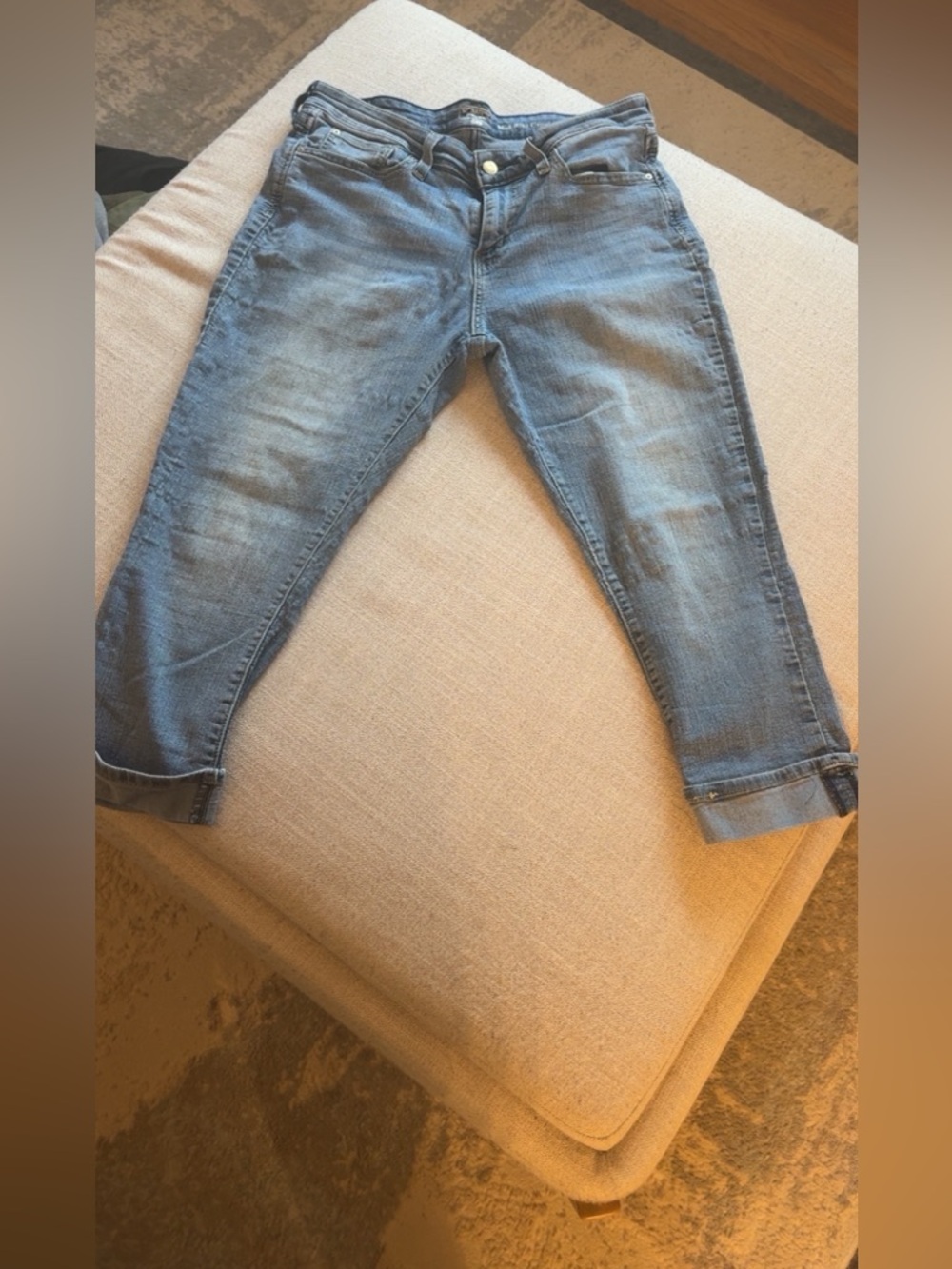 Signature by Levi Strauss Light Blue Cropped Mid Rise Capri Ankle Jeans